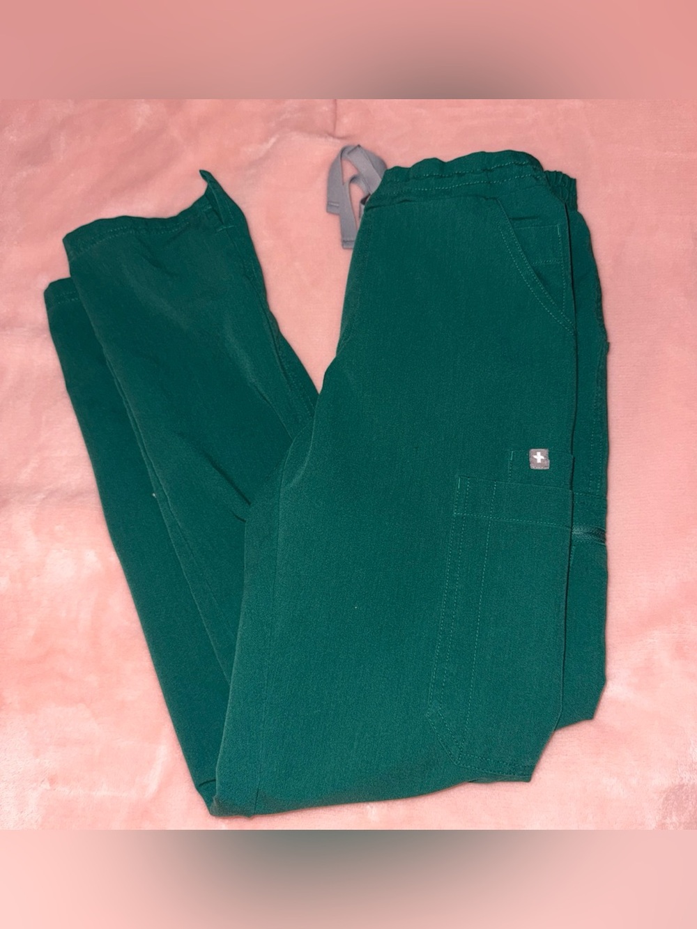 Figs dark screen scrub bottoms